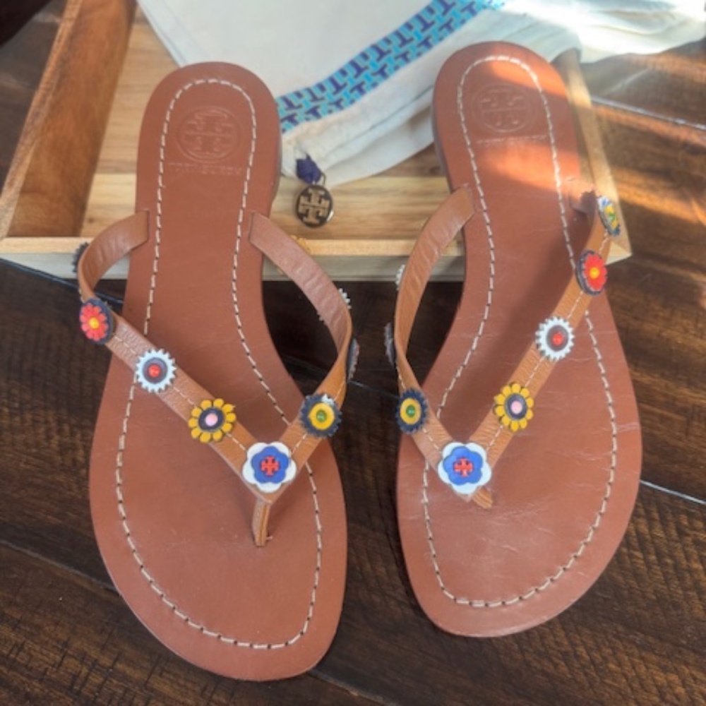 Tory Burch Marguerite Terra Leather Thong Sandals in Tan